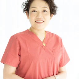 小内 友紀子
